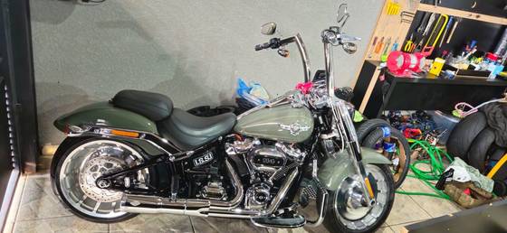 HARLEY-DAVIDSON SOFTAIL FAT BOY 114 